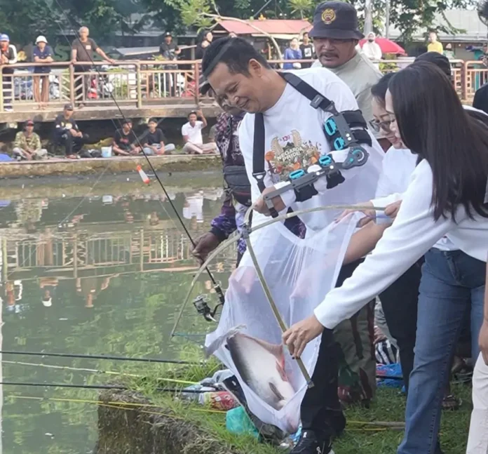 Ribuan Warga Jembrana Meriahkan Lomba Mancing HUT RI ke-80 dan HUT Kota Negara
