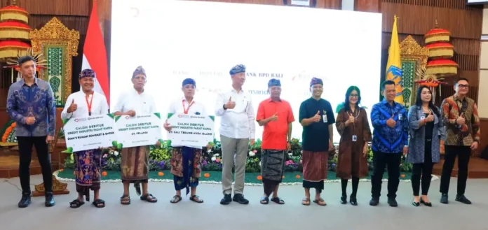 Gubernur Bali Wayan Koster mendampingi Menteri Perindustrian RI dalam acara sosialisasi Program KIPK yang digelar di Kantor Gubernur Bali, Denpasar.
