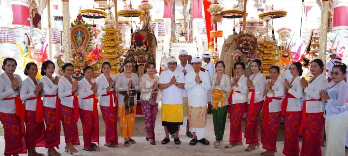 Suasana sakral menyelimuti Pura Desa Adat Kutuh, Kuta Selatan, saat karya Mamungkah, Ngenteg Linggih, Tawur Walik Sumpah
