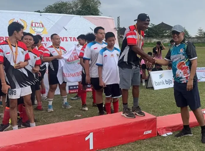 Tim Hockey Kota Denpasar berhasil mempersembahkan medali emas pada nomor outdoor putra dalam ajang ekshibisi Porprov Bali XVI 2025