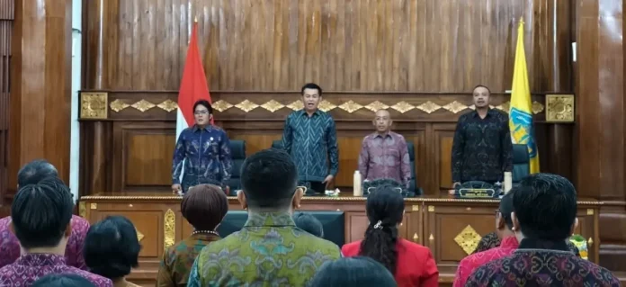 DPRD Bali menggelar rapat paripurna pada 8 September 2025 membahas dua Raperda inisiatif tentang angkutan pariwisata dan keterbukaan informasi publik.