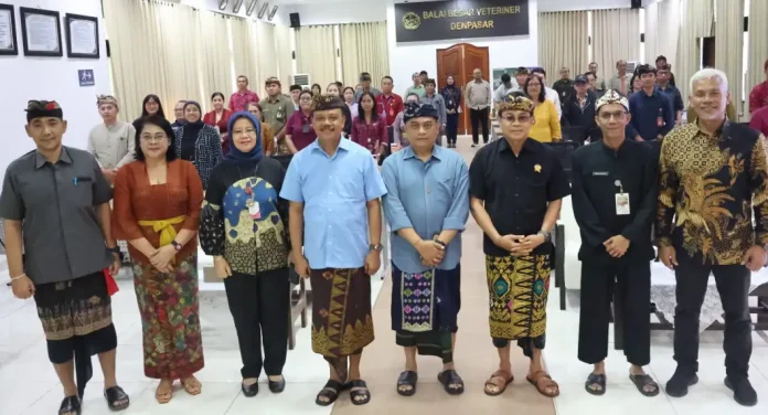 Sekretaris Daerah Provinsi Bali, Dewa Made Indra, menghadiri uji coba Sistem Informasi Zoonosis dan Emerging Infectious Diseases