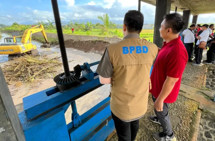 Pascabencana banjir yang melanda sejumlah wilayah, Pemerintah Kabupaten Jembrana bergerak cepat dengan melakukan normalisasi sungai