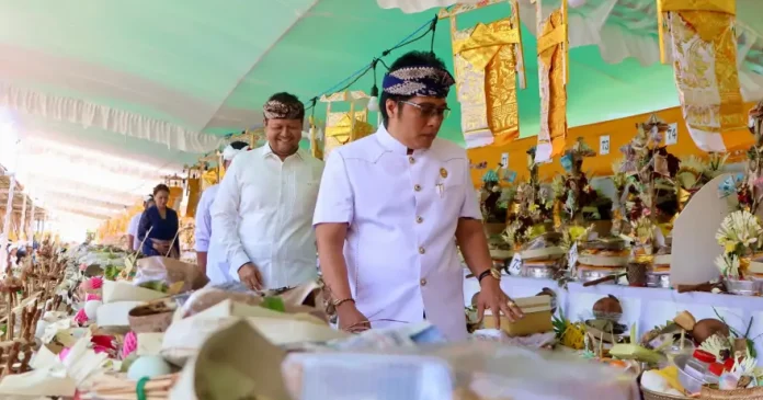 Wakil Gubernur Bali, I Nyoman Giri Prasta, hadir dalam gelaran Karya Manusa Yadnya, Pitra Yadnya, dan Atma Wedana Tahun Saka 1947/Masehi 2025
