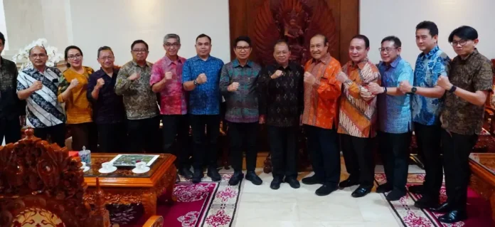 Persoalan tembok GWK yang menutup akses jalan warga Banjar Giri Dharma, Desa Ungasan, Kuta Selatan, akhirnya mendapat solusi.