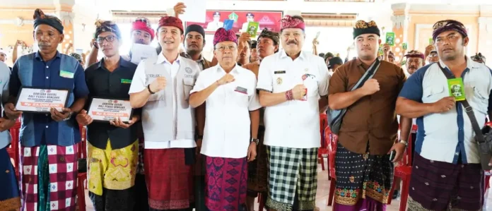 Pemprov Bali melalui Gubernur Wayan Koster menyalurkan bantuan untuk korban banjir bandang dan cuaca ekstrem di dua wilayah terdampak