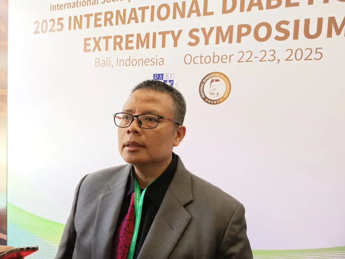 Ketua Umum Pengurus Pusat Perhimpunan Ahli Bedah Indonesia (PP PABI), dr. Heri Setyanto, Sp.B, FINACS