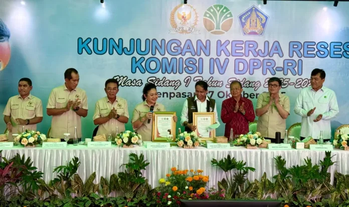 Gubernur Bali Wayan Koster mendampingi kunjungan kerja Komisi IV DPR RI Masa Sidang I Tahun 2025–2026 “Repatriasi Satwa Liar di Bali”