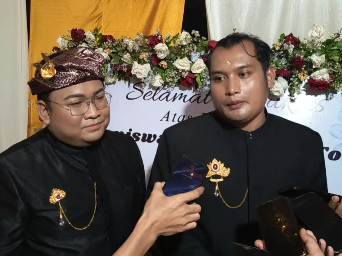 Ida Bija Diksita Ngurah Rai Manuaba bersama dengan rekan bisnisnya Muliawan.