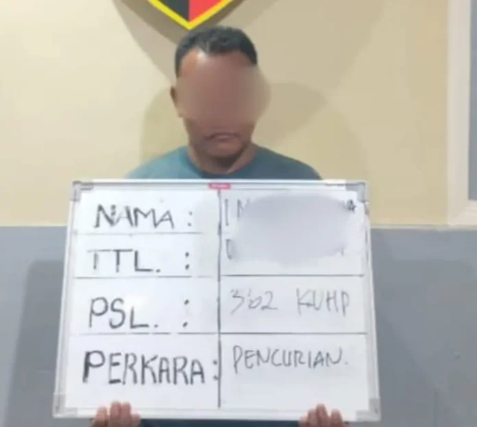 Kelalaian meninggalkan kunci motor yang masih menempel berujung petaka bagi seorang warga di Jalan Gandapura, Kesiman Kertalangu, Denpasar Timur (Dentim).