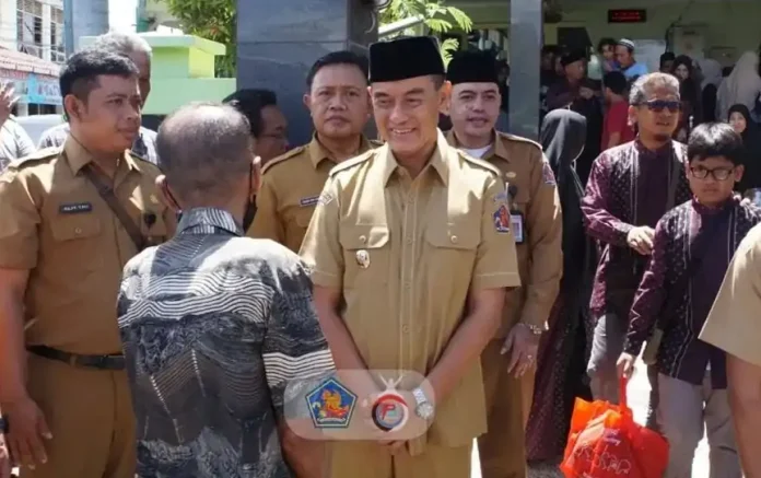Wakil Bupati Buleleng, Gede Supriatna, secara resmi melepas keberangkatan 30 jemaah umroh dari Kabupaten Buleleng di Masjid At-Taqwa