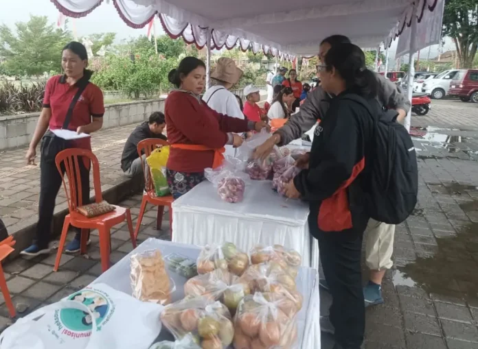 Dinas Pertanian, Ketahanan Pangan, dan Perikanan (PKP) kembali menggelar Gerakan Pangan Murah (GPM) di sisi barat Alun-Alun Bangli