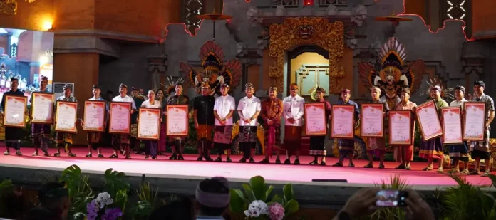 Pemerintah Kabupaten Buleleng menutup tahun 2025 dengan memaparkan capaian pembangunan sekaligus menetapkan fokus kebijakan untuk tahun 2026.