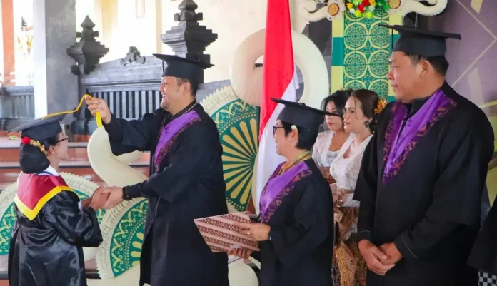 Upaya Pemerintah Kabupaten Badung dalam membangun kualitas hidup warga lanjut usia kembali ditunjukkan melalui Wisuda Angkatan II