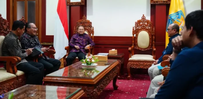 Gubernur Bali Wayan Koster menerima audiensi RRI Denpasar untuk memperkuat kerja sama publikasi pembangunan dan edukasi masyarakat Bali.