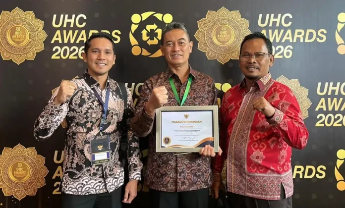 Kabupaten Buleleng kembali mencatat prestasi membanggakan di bidang kesehatan dengan meraih UHC Award Tahun 2026 Kategori Madya.