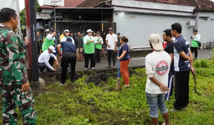 Putri Koster menegaskan pentingnya kepedulian bersama terhadap kebersihan lingkungan sebagai wujud kesehatan, gotong royong, dan pelestarian budaya Bali.