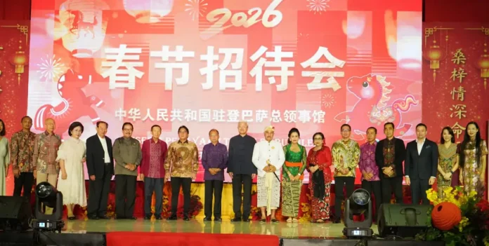 Gubernur Bali Wayan Koster dan Wagub I Nyoman Giri Prasta menghadiri Perayaan Imlek 2026 di Denpasar, mengajak masyarakat memperkuat kebersamaan dan kerja sama dengan Tiongkok.