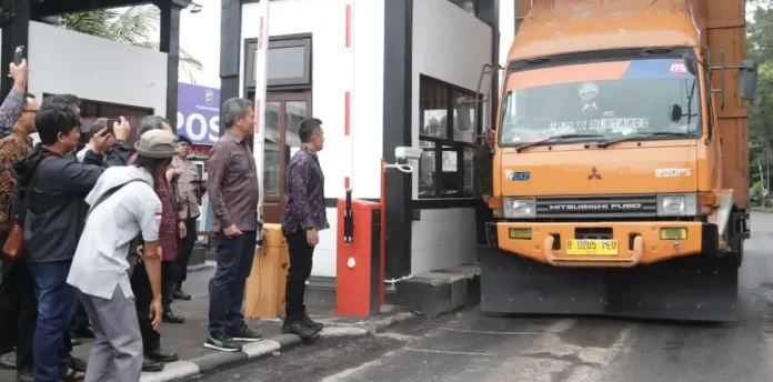 Wabup Jembrana I Gede Ngurah Patriana Krisna meluncurkan sistem e-Retribusi Parkir di Gilimanuk untuk mempermudah pembayaran, mengurangi kebocoran retribusi, dan mendukung peningkatan PAD Kabupaten Jembrana.