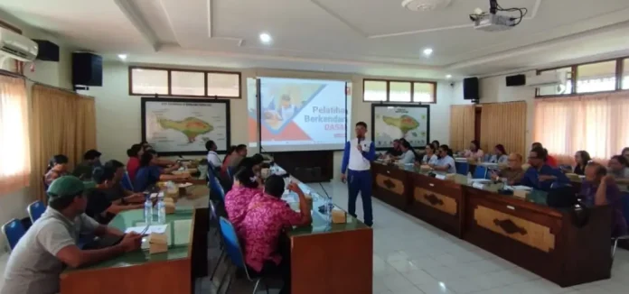 Astra Motor Bali mengedukasi 50 anggota Koperasi Kerti Sedana Sejahtera tentang pentingnya helm berstandar SNI dan perlengkapan berkendara yang aman melalui kegiatan Safety Riding.