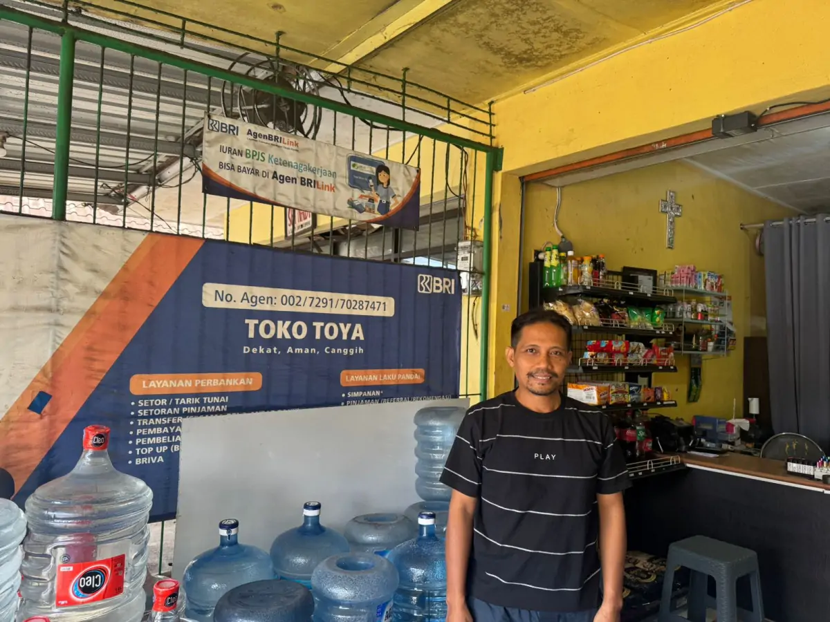 I Nyoman Wisnaya Putra pemilik Toko Toya yang menjadi Agen BRILink
