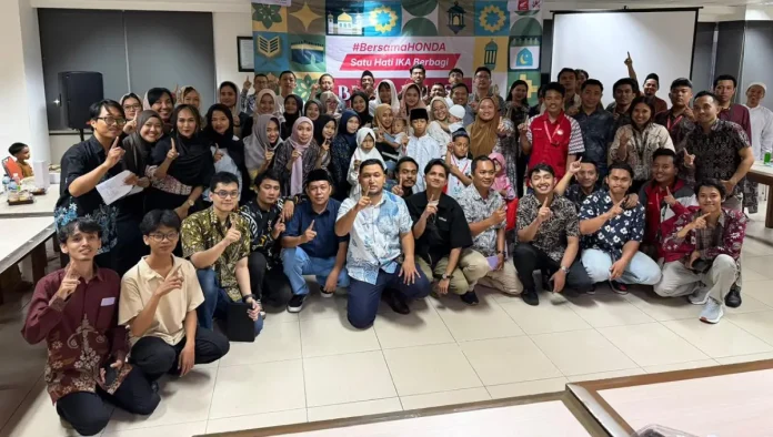 Rohis Astra Motor Bali menggelar kegiatan buka puasa bersama anak yatim dan kurang mampu dengan menghadirkan edukasi safety riding, tausiyah, serta penyerahan santunan sebagai wujud kepedulian di bulan suci Ramadhan.