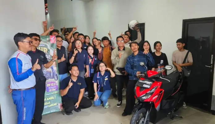 Astra Motor Bali mengajak karyawan PT Taurus Gemilang Group meningkatkan kesadaran safety riding dengan memahami risiko microsleep dan pentingnya prediksi bahaya di jalan.