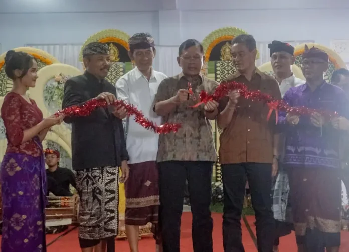 Peresmian gedung pelayanan publik Desa Rangdu, Kecamatan Seririt, oleh Bupati Buleleng dr. I Nyoman Sutjidra, Jumat (10/4/2026).