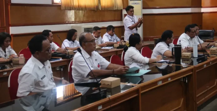 Kabupaten Buleleng ditunjuk sebagai percontohan nasional dalam digitalisasi bantuan sosial, menghadirkan sistem yang lebih transparan, tepat sasaran, dan memudahkan masyarakat mengecek kelayakan bantuan secara mandiri.