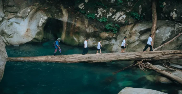 Aktivitas trekking di kawasan Desa Sejahtera Astra Nyarai yang menawarkan potensi wisata alam berupa lubuk dan kolam alami di kawasan Bukit Barisan. Pengembangan ekowisata ini menjadi alternatif sumber penghidupan masyarakat yang sebelumnya bergantung pada aktivitas penebangan kayu di kawasan hutan.