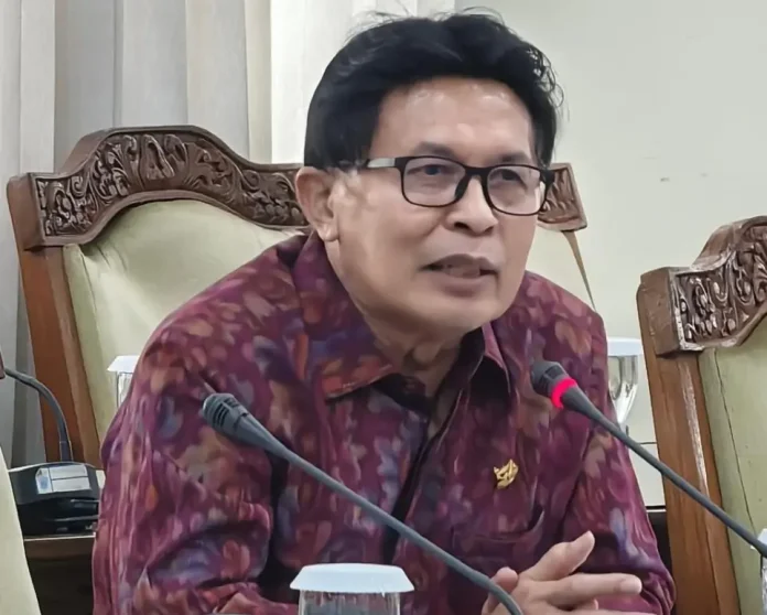 Anggota Komisi I DPRD Bali sekaligus Ketua Pansus TRAP, I Made Supartha, mendorong Pulau Menjangan ditetapkan sebagai kawasan lindung spiritual dan ekologis dengan pembatasan komersialisasi.