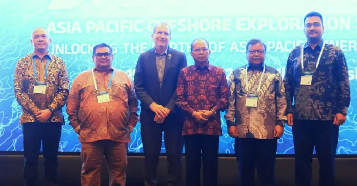 Gubernur Bali Wayan Koster kembali menekankan pentingnya jaminan ketersediaan energi bagi Bali yang bergantung pada sektor pariwisata global.