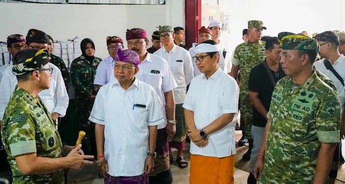 Bupati Badung I Wayan Adi Arnawa mendampingi Gubernur Bali Wayan Koster saat mengikuti peresmian operasional 1.061 Koperasi Desa/Kelurahan Merah Putih (KDKMP) secara virtual dari Desa Sembung, Kecamatan Mengwi, Sabtu (16/5/2026).