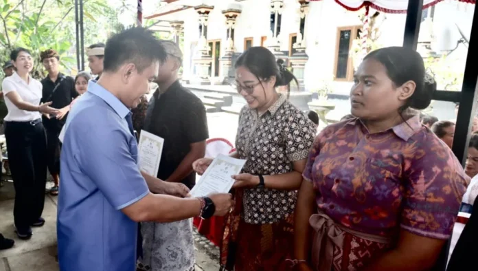 Berangkat ke Jepang, 10 Anak Muda Jembrana Dibekali Pesan Khusus dari Wabup Ipat