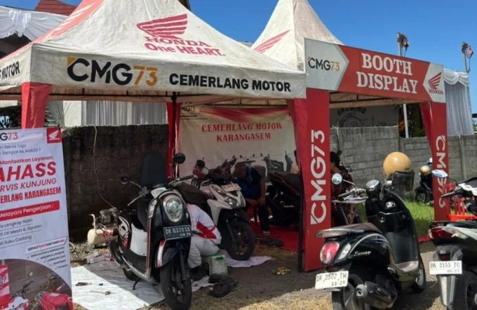 Cemerlang Motor Karangasem menggelar program “Servis Murah Anniversary 5th SD Alam Nusantara” yang menyasar para guru dan orang tua siswa. Kegiatan berlangsung di area SD Alam Nusantara, Juuk Manis, Karangasem, Jumat (29/5/2026).