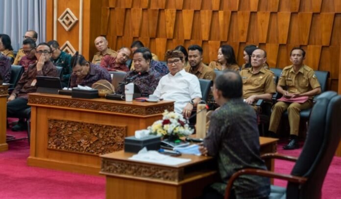 Pemerintah Kabupaten Badung terus mengakselerasi pembangunan di berbagai sektor guna mendukung pertumbuhan ekonomi dan meningkatkan kualitas pelayanan kepada masyarakat.