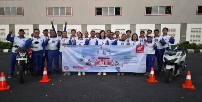 Astra Motor Bali menetapkan para juara Kompetisi Regional Safety Riding Advisor Community 2026 sebagai duta #Cari_Aman untuk mengampanyekan keselamatan berkendara di lingkungan komunitas dan masyarakat.