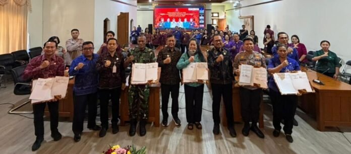 Buleleng memperkuat transformasi digital administrasi kependudukan melalui peluncuran SAKTI dan EMAAK PKK untuk menghadirkan data yang lebih akurat, valid, dan mendukung perencanaan pembangunan daerah.