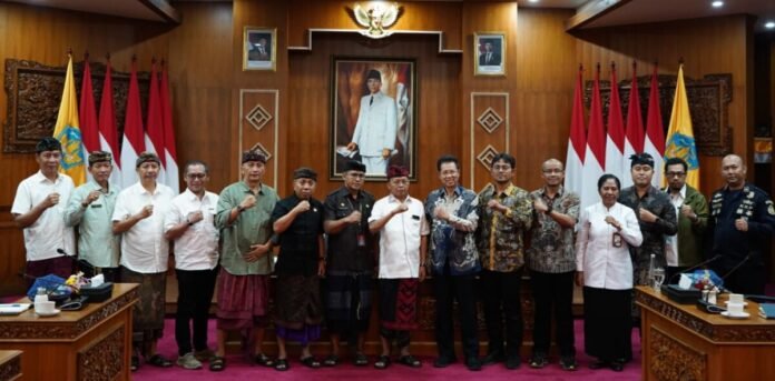 Kawasan Selat Nusa Penida menjadi salah satu wilayah yang dikaji untuk pengembangan Pembangkit Listrik Tenaga Arus Laut (PLTAL) sebagai bagian dari upaya mewujudkan Bali mandiri energi.