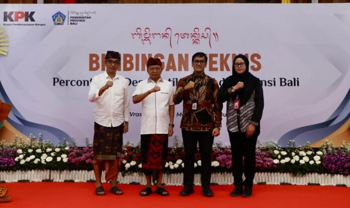 Gubernur Bali Wayan Koster menegaskan tidak ingin ada perbekel di Bali yang tersandung persoalan hukum akibat kesalahan dalam mengelola anggaran negara, baik yang berasal dari APBN maupun APBD.