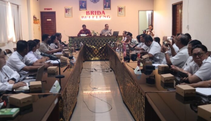 Pemerintah Kabupaten Buleleng terus berupaya menggali dan mengoptimalkan potensi ekonomi daerah melalui penyusunan Kajian Peta Potensi Investasi.