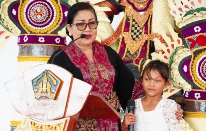 Peringatan Hari Anak Nasional (HAN) ke-42 tingkat Provinsi Bali Tahun 2026 menjadi momentum untuk memperkuat kepedulian terhadap masa depan anak. Kegiatan yang berlangsung di Sekolah Rakyat Terintegrasi 3 Provinsi Bali, Desa Tulamben, Kecamatan Kubu, Kabupaten Karangasem, Rabu (29/7/2026)