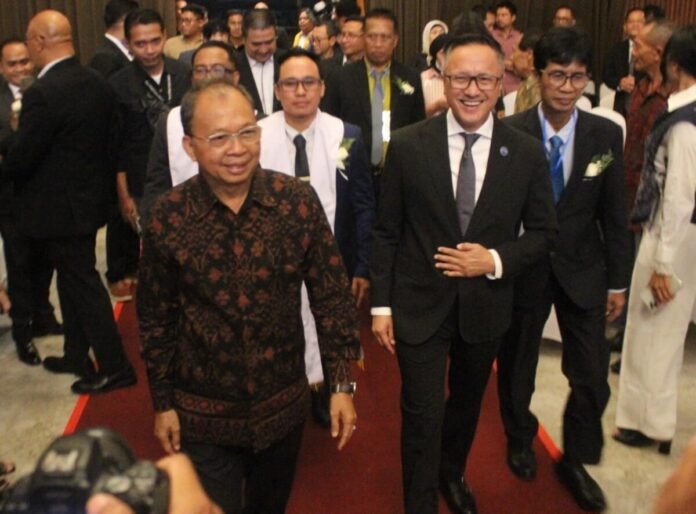 Gubernur Koster Ajak PERADI SAI Perkuat Pendampingan Hukum Desa Adat dan LPD di Bali