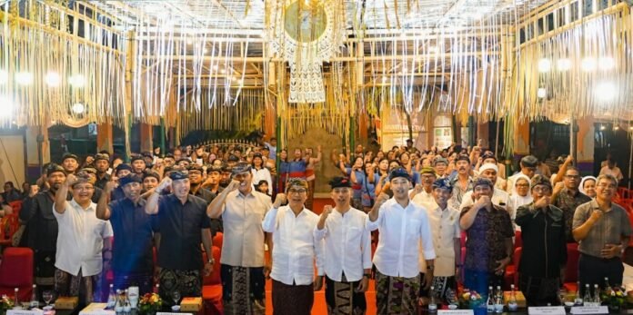 Semangat kebersamaan dan persatuan mewarnai peringatan HUT ke-3 Sekaa Teruna Teruni (STT) Bhineka Abisatya, Banjar Tuka, Desa Dalung, Kecamatan Kuta Utara, Badung. Puncak perayaan digelar di Gedung Serba Guna Neka Wiguna Mandala Tuka, Minggu (16/8/2026).