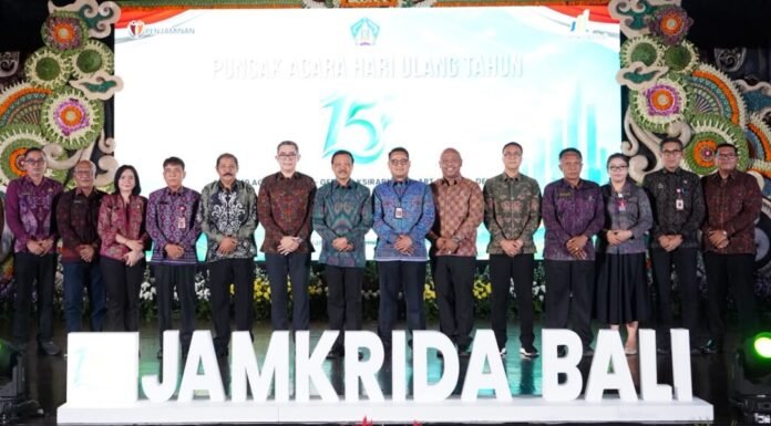 Usia PT Jamkrida Bali Mandara kini memasuki 15 tahun. Dalam momentum tersebut, Gubernur Bali Wayan Koster kembali mengingatkan agar perusahaan daerah itu tidak keluar dari misi awalnya, yakni membantu pelaku Usaha Mikro, Kecil, dan Menengah (UMKM) mendapatkan akses pembiayaan.