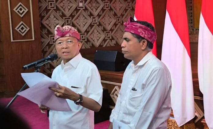 Gubernur Bali Wayan Koster memperkuat upaya membangun birokrasi yang berintegritas dengan menginstruksikan seluruh Aparatur Sipil Negara (ASN) di provinsi itu untuk meningkatkan kinerja dan inovasi dalam mempercepat pelaksanaan dan pencapaian program pembangunan Pemprov Bali.