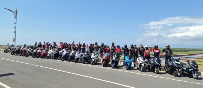 Astra Motor Bali mengajak 45 peserta dari 17 komunitas Honda di Bali merayakan kemerdekaan melalui touring 45 kilometer, aksi sosial, dan pelestarian lingkungan.