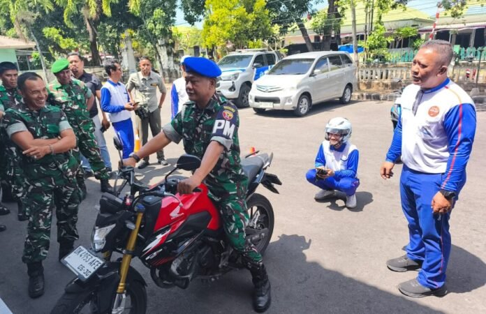 Pomdam IX/Udayana bersama Astra Motor Bali, Direktorat Lalu Lintas (Dirlantas) Polda Bali, dan Jasa Raharja Bali menggelar Sosialisasi Berkendara dan Etika Berlalu Lintas Prajurit Kodam IX/Udayana Se-Garnisun Denpasar 2026.
