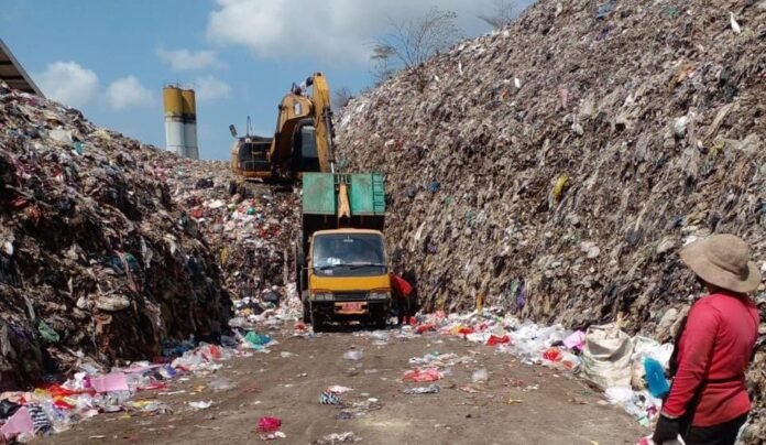 Kebijakan Pemerintah Kabupaten Jembrana untuk membatasi masuknya sampah organik ke Tempat Pemrosesan Akhir (TPA) Peh mulai menunjukkan dampak nyata.