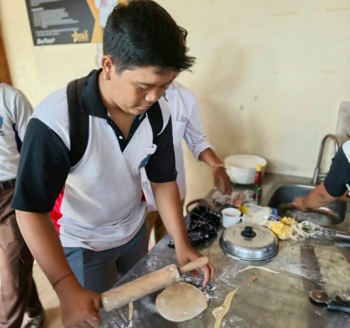 SMAN 1 Sukasada terus membuka peluang masa depan siswa melalui beasiswa, penguatan bahasa Mandarin, pelatihan keterampilan, serta kesempatan melanjutkan pendidikan ke luar negeri.